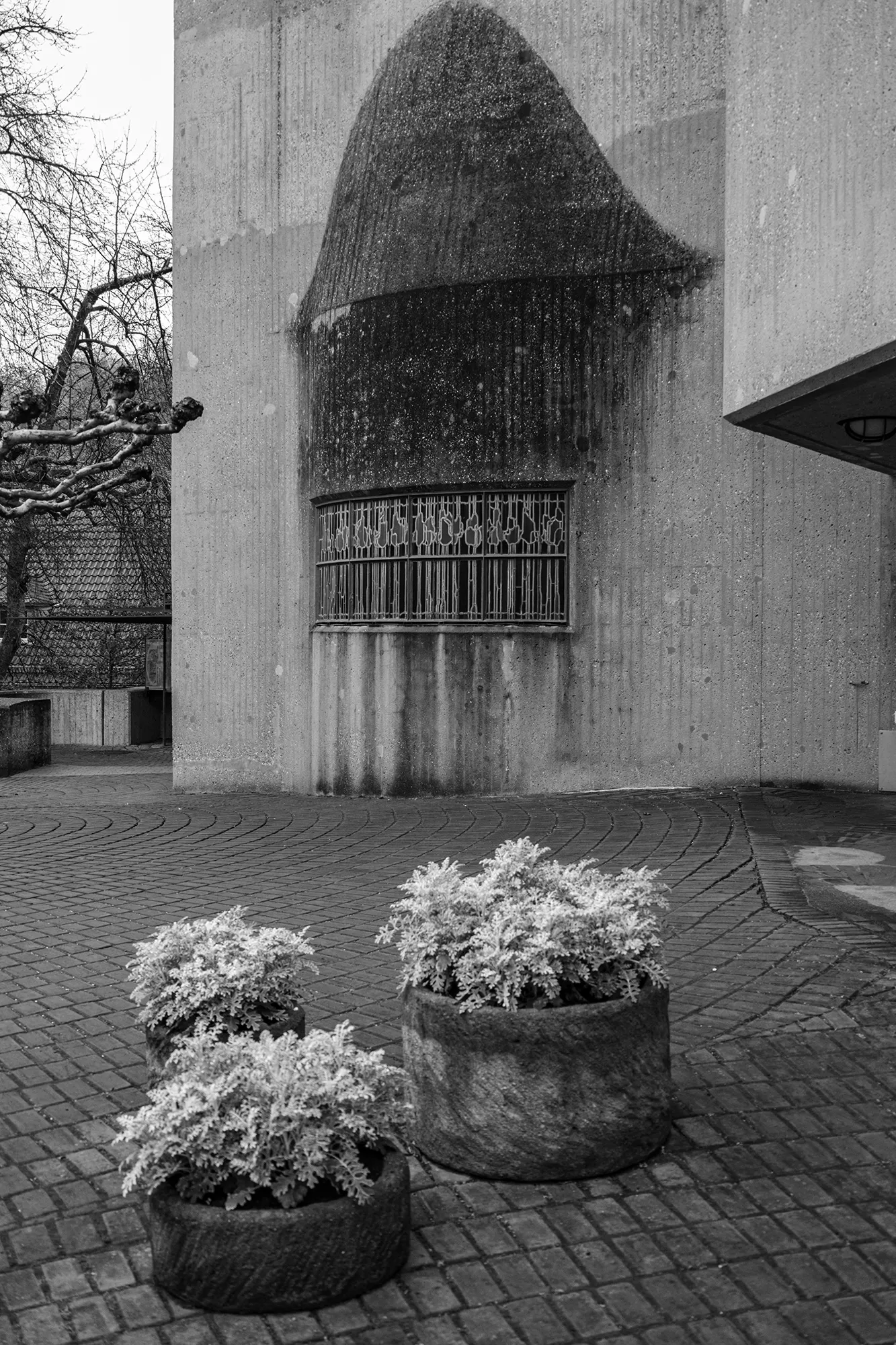 St. Mary's Cathedral Neviges Hochformat Bild 6
